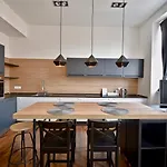 Modern Apartment With 2 Bedrooms Near Arena