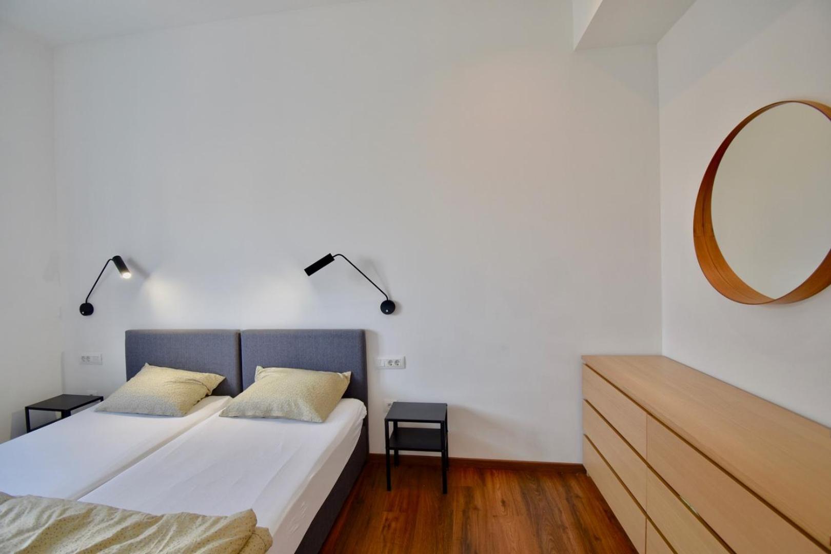 Apartman Modern With 2 Bedrooms Near Arena *