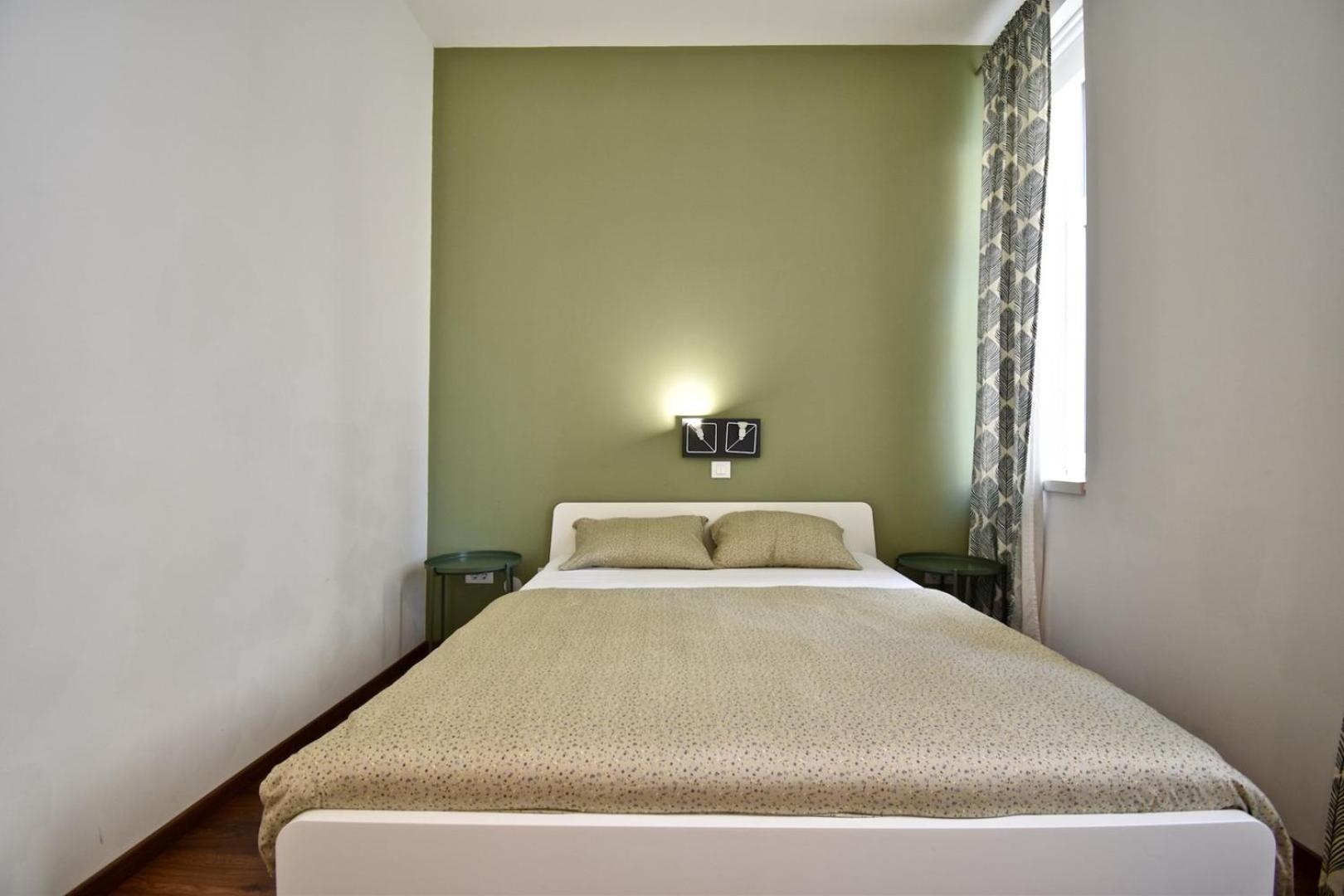 Modern With 2 Bedrooms Near Arena