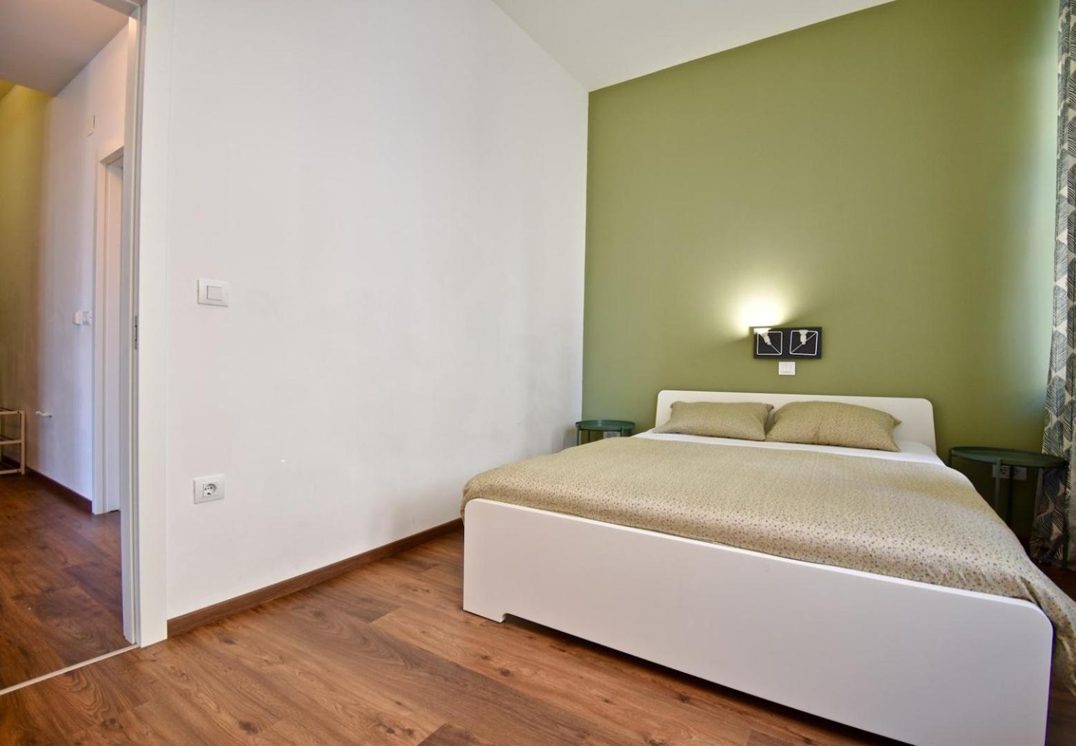 Modern With 2 Bedrooms Near Arena Apartman