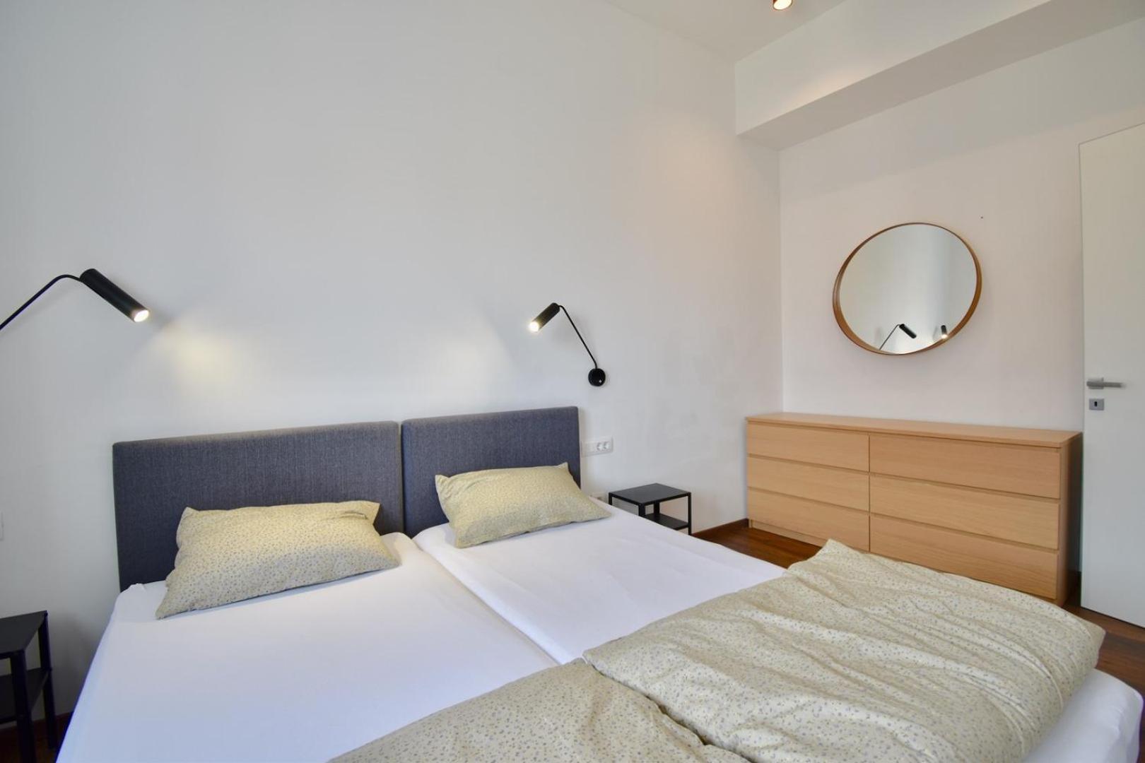 Apartman Modern With 2 Bedrooms Near Arena *